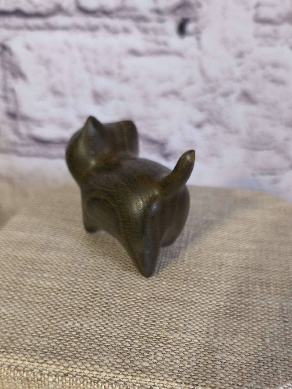 Wooden hand carved cat statue figurine kitty, tail up prancing - Picture 3 of 13